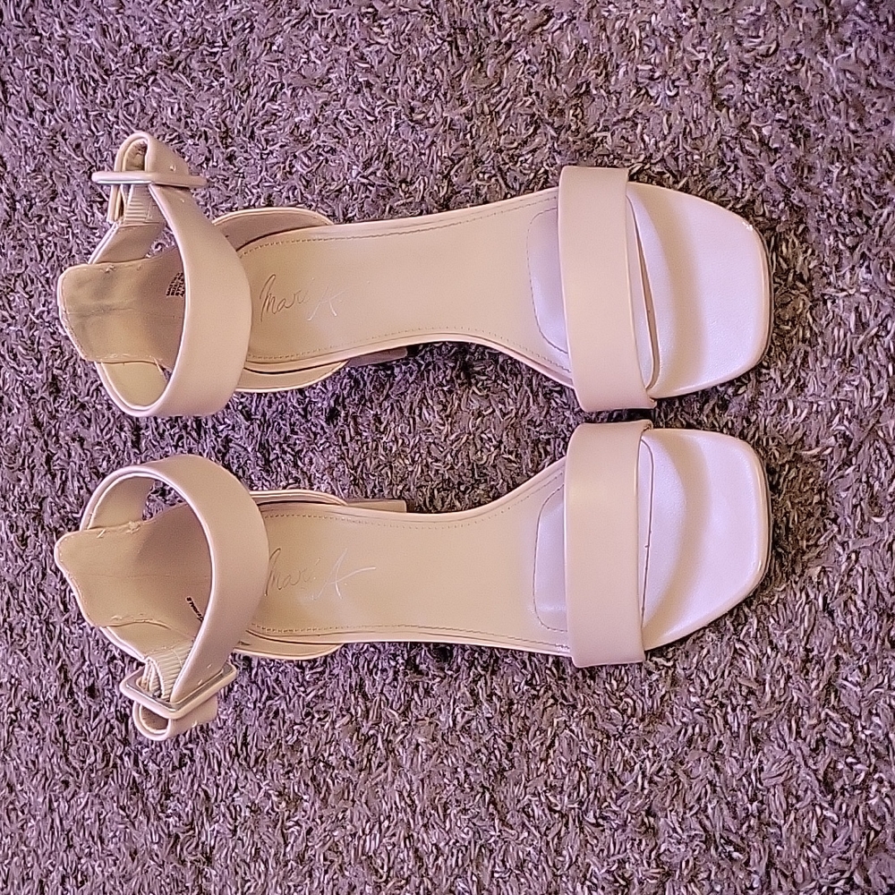 Mari A Size: 8 Tan